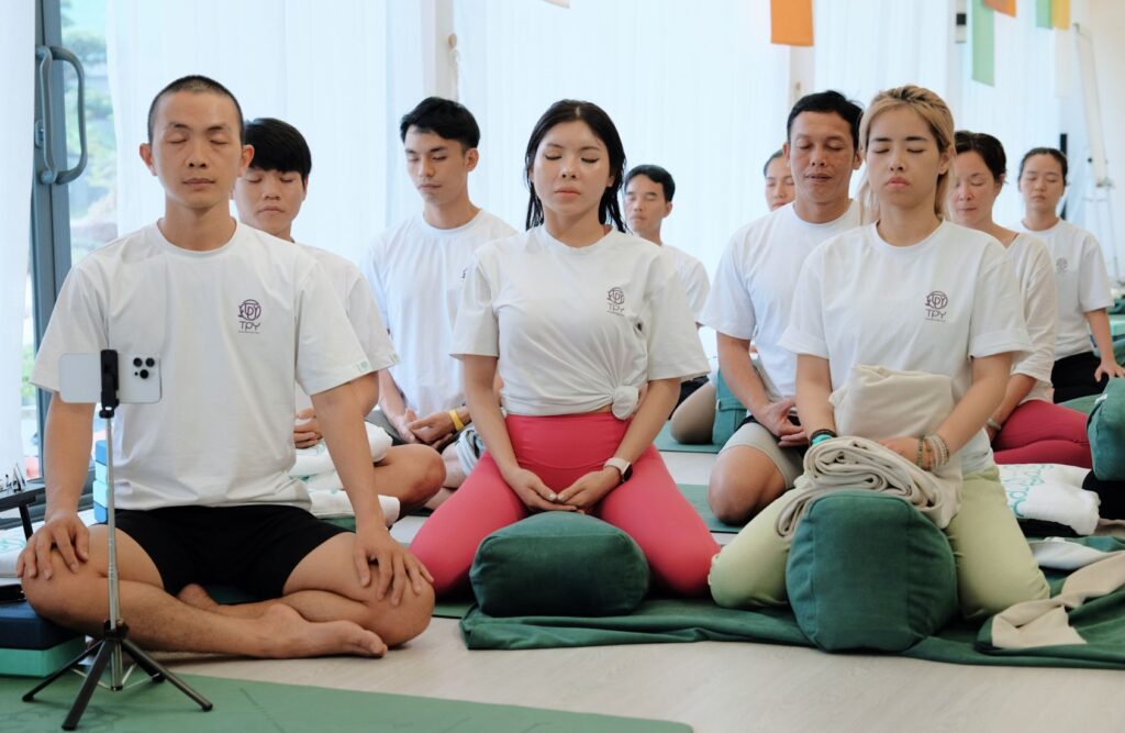 Khóa Đào Tạo HLV Yin Yoga & Năng Lượng - Môđun III