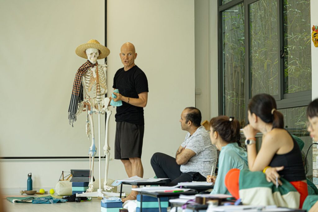 Khóa Đào Tạo HLV Yin Yoga & Năng Lượng - Môđun III